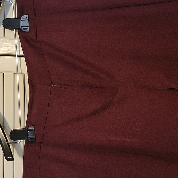 Burgandy lined jacket with fabric belt and matching lined trousers. Sz 12 - Picture 8 of 11